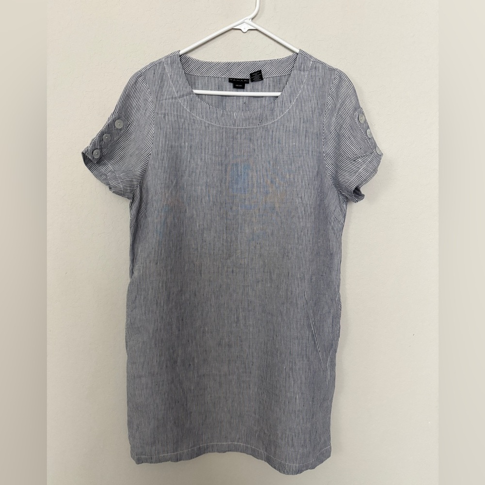 Tahari Grey and White Striped Short-Sleeve Tunic